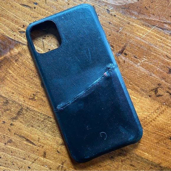 Decoded Black Leather Card Case iPhone 11 Pro Max - Picture 5 of 9